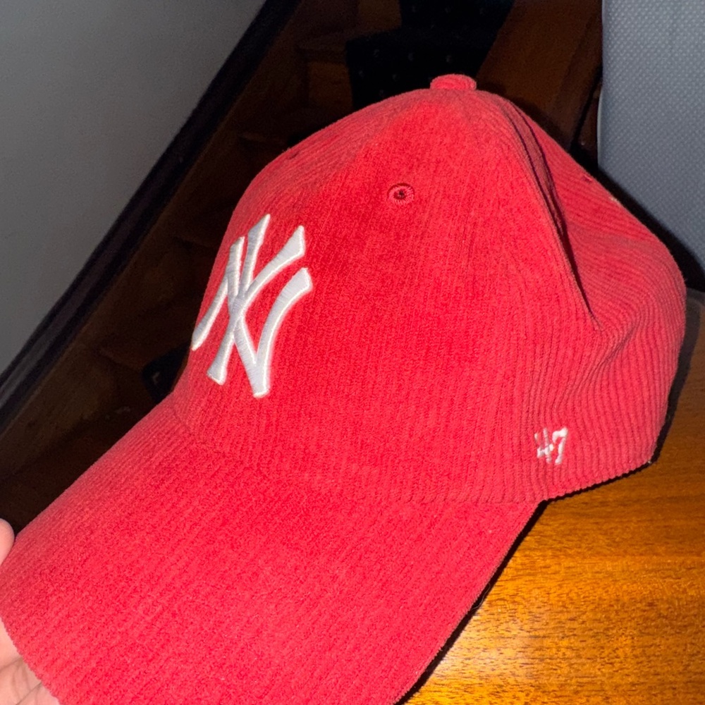 ’47 Brand x Urban Outfitters Yankees Red Corduroy Cap – Genuine MLB